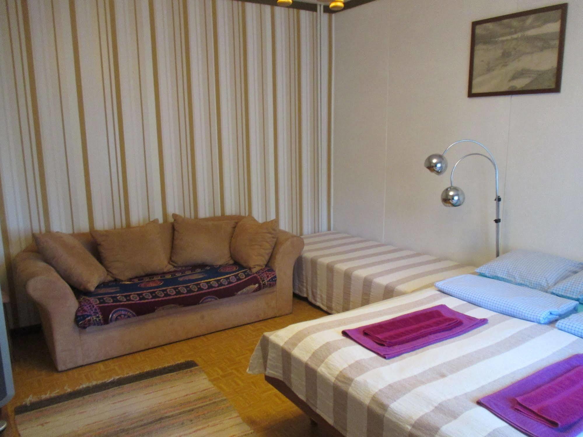 Guest House Ugrin Paikka Sippola Eksteriør bilde